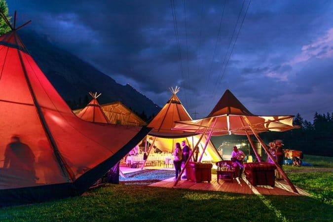 Alpentipis in der Daemmerung