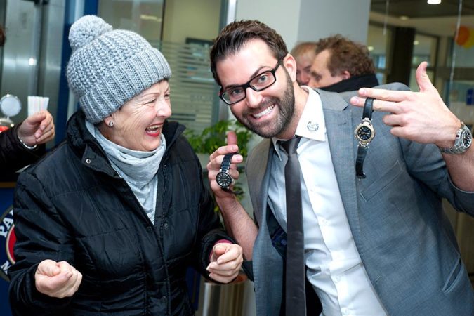 Christoph Kulmer_Uhr in Hand