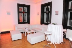 Raum-Gruendberg-BarLounge-250x166