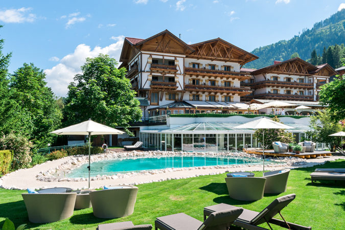 Sommer Außenansicht Hotel Oberforsthof